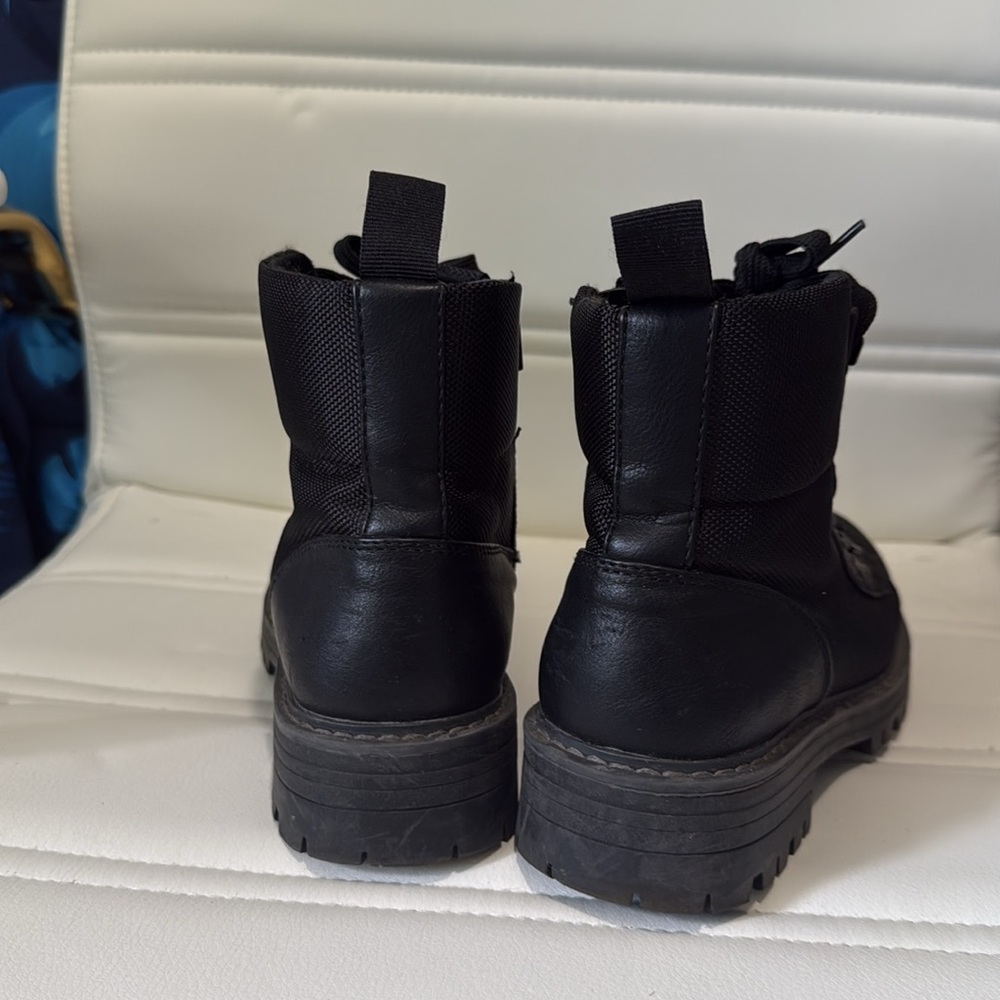 Cliffs Boots - Picture 3 of 4